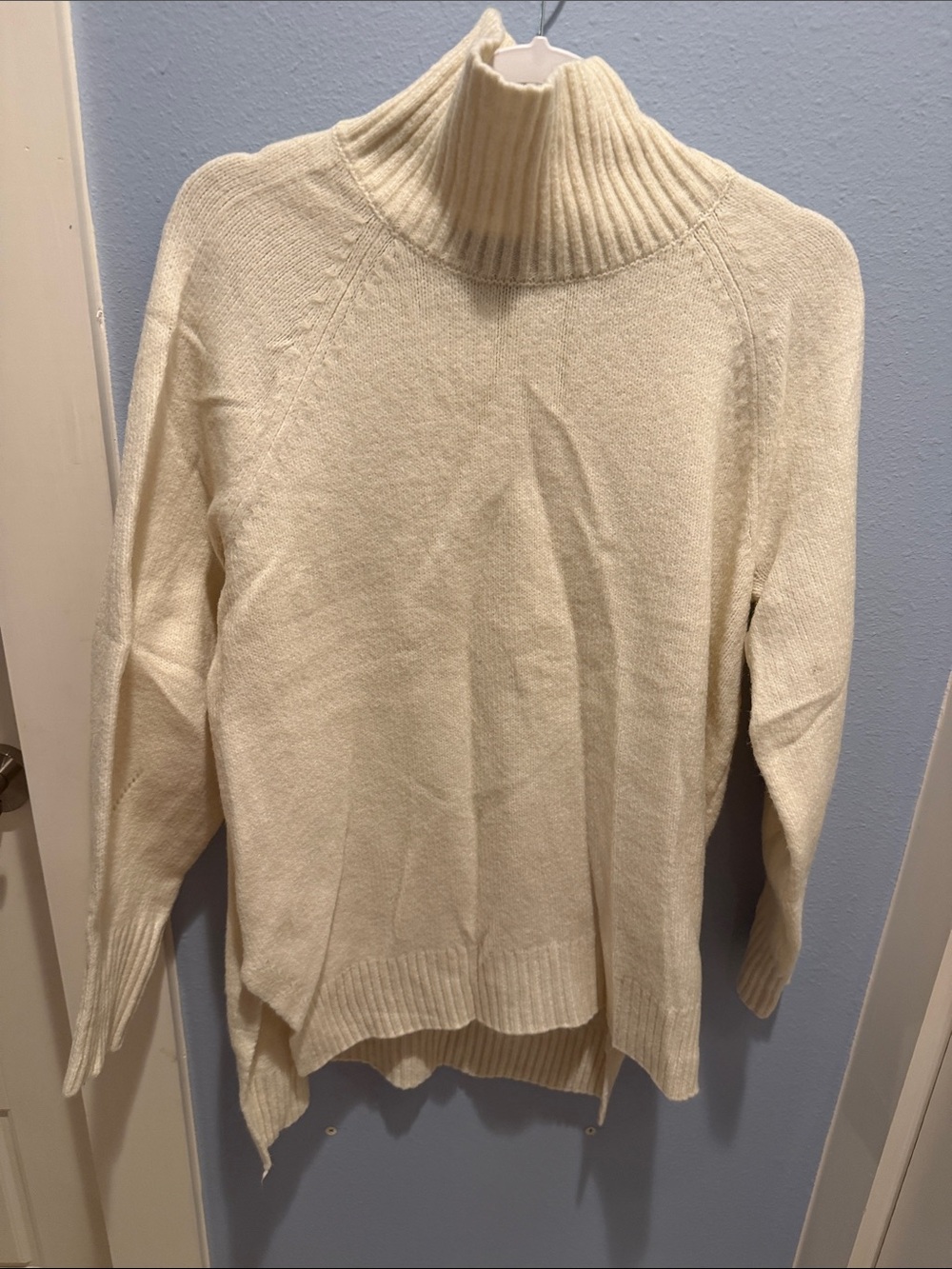 Clavin Klein Cream Turtleneck Rib-Knit Sweater for Women